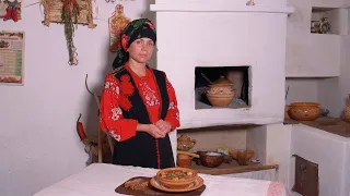LIFE IN UKRAINIAN VILLAGE. COOKING A TRADITIONAL LUNCH