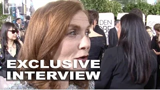 Golden Globes 2017 Isabelle Huppert Exclusive Red Carpet Interview (French) | ScreenSlam