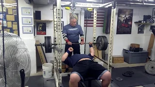 19 year old Nick Ufford benches 500lbs!