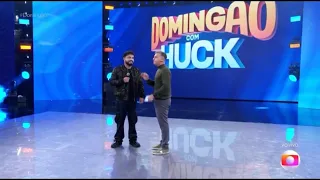 Gabriel Henrique canta Run To You Ao Vivo no Domingão com Hulk