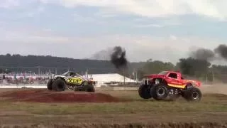 Bloomsburg Monster Trucks Racing 2016: Bigfoot Snake Bite vs XDP