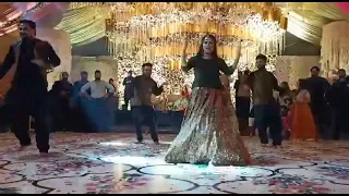 Bridal Entry ||🌹❤️on Special 👰Day... | Bride's Surprise Mehndi Dance