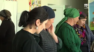 В Учкулане местные жители шли на выборы паспортом, гармонью и хорошим настроением