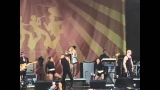 Christina Aguilera - Be my husband (New Orleans Jazz & Heritage Festival 2014)