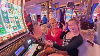 Greta Plays Slots With Her Mom! (Her First Time EVER Gambling)