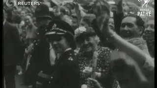 Members of Royal family get ready for summer holiday (1951)