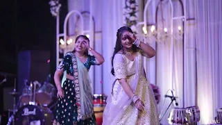 Amazing Performance by Jethani and Devrani - Lo Chali Me + Kajra + Ban Than Chali - Wedding Sangeet