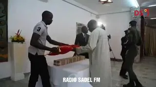 La France remet le sabre d’El Hadj Oumar à sa famille Une forte délégation française est attendue à