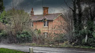 We Found a Speedboat Exploring ABANDONED Mansions!