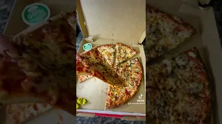 Papa John’s New York Style Pizza Review - Best Pizza They Ever Made?