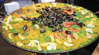 London Street Food. Cooking a Giant Paella. Seen, Smelled and Tasted in Borough Market