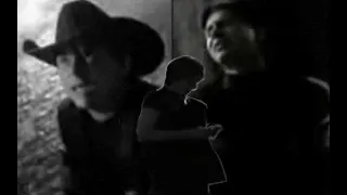 Chitãozinho e Xororó - Coração Vazio {We're All Alone Part. Reba McEntire Clipe} (2000)