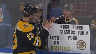 Young fan finally beats Coyle in Rock, Paper, Scissors