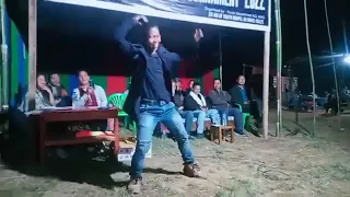 he can Dance like Some one