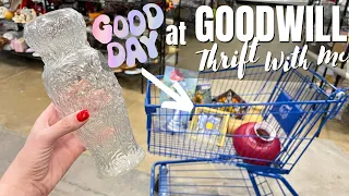 Good Day at GOODWILL | Thrift With Me | Reselling