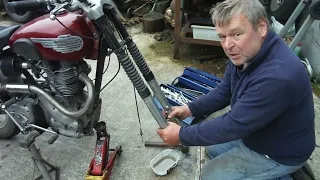 Royal Enfield Bullet Greenlaner - preventing the front forks from banging on their rebound.