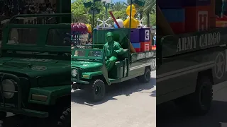 Toy Story Army Men Cavalcade Disneyland #disney #shorts