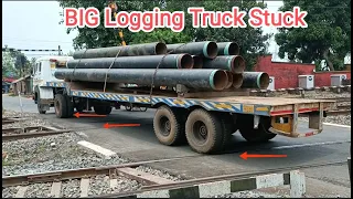 BIG Logging Truck Stuck in Railgate : 130 kmph 💥 Kumbha Express Furious Encounter at Railgate