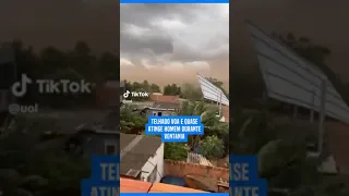 Telhado voa e quase atinge homem durante a ventania em Sumaré (SP)