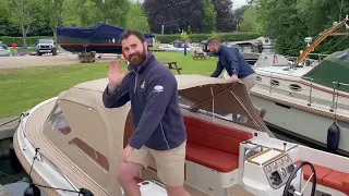 Interboat Intender 950 Cabrio - how to fold spray hood