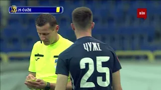 Днепр-1 - Минай - 3:0. Чуже получил первую желтую карточку за фол против соперника