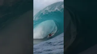 Backdooring Teahupoo West Bowl 👀 Manea Fabisch 💣 #bodyboarding #wave