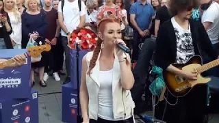 Lena Katina (t.A.T.u.) - "Мы танцуем / My Tantsuyem" Live @ Arbat Street (Moscow)