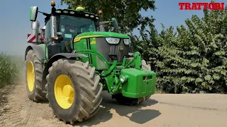 John Deere 6R 250, la prova in campo. Il trasporto al centro