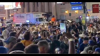Knicks fans go nuts, pack NYC streets celebrating first NBA Playoffs win since 2013 vs Heat