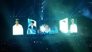 BTS - Brasil - 26/05/19 - JungkooK ajuda Jimin a cantar