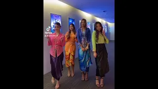 Kebaya vs Kurung