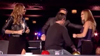 Judges Fight Each Other Not To Buzz The Buzzers!