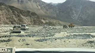 Ladakh dangerous water crossings !!! Heaven for adventure seekers ...