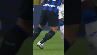 He knows how to play with the ⚽ #IMInter #Shorts