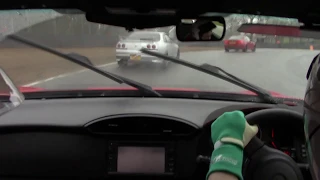 GT86 Automatic vs BNR33 Skyline GTR at Brands Hatch Indy (on a very wet day)