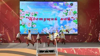 Народный стилизованный танец "Ехал Кузя на коне".