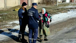 Рятувальники розповіли мешканцям Вітовського району правила пожежної безпеки у побуті