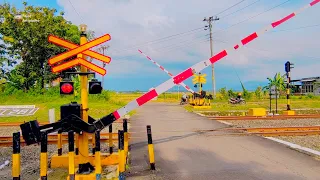 Railroad Crossing Indonesia | Perlintasan Kereta Api Kalisalak