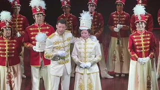 Hugh Jackman thanks swings/understudies, Music Man curtain call 12-23-21