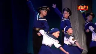 Коллектив народного танца "Удальцы" - "Яблочко"
