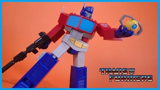 Super7 Ultimates! Transformers Wave 1 OPTIMUS PRIME Action Figure Review