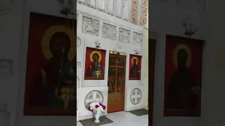 Зашли в храм Петра и Павла в Тарусе