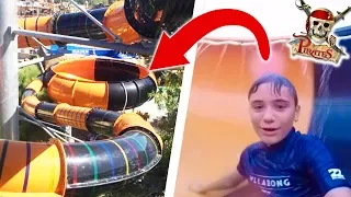 VLOG - Incroyable Toboggan Aquatique ! Parc Aquatique La Baie des Pirates ☠️💦