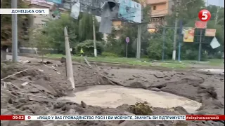 Величезні вирви від снарядів та пошкоджені будинки: наслідки обстрілу московитами Слов’янська