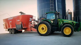Feeding Dairy Cows with JD 8430