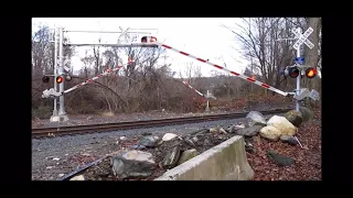 Safest grade crossing in america.All rights to Washington State Railfan And Og uploader Joe simonin