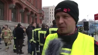 Mahnwache unter dem Motto "Berlin brennt" vor dem Roten Rathaus