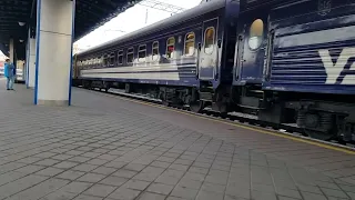 🇺🇦 UltraHD 4K Електровоз ЧС8-076 з поїздом EN 8 Чернівці-Київ