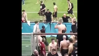 Capi ultras milanisti aggrediscono tifosi dopo l'invasione di campo al mapei!