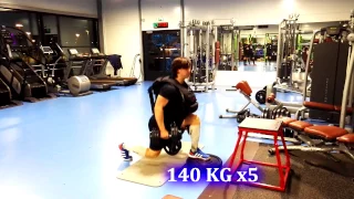 Front-Foot Elevated Split Squat 140 kg x5